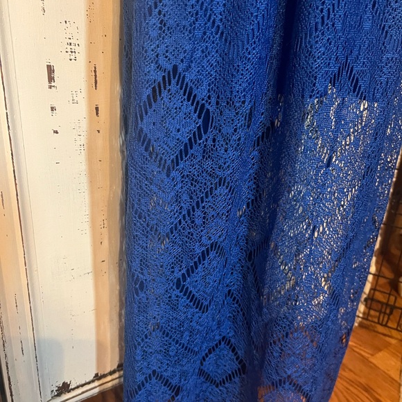 Beautiful long blue lace dress with under slip sheer lace bottom - Picture 15 of 15